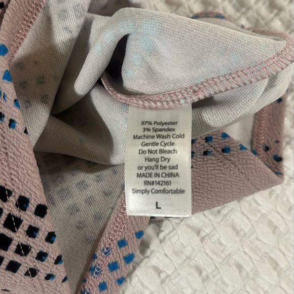 LuLaRoe Women’s Cassie Pencil Skirt/Size: L /Color: Lavender-Multi Design (NWT) - Picture 5 of 7